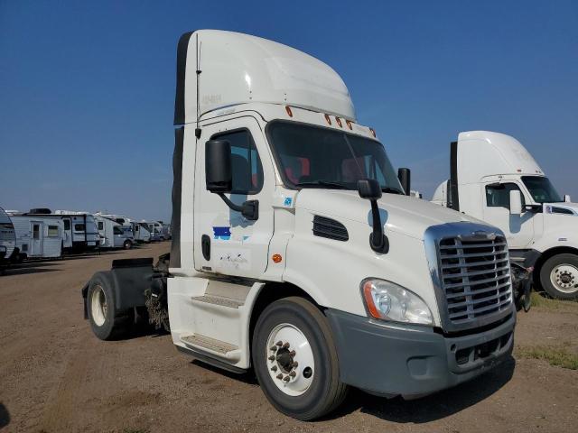 Global Auto Auctions: 2016 FREIGHTLINER CASCADIA 1