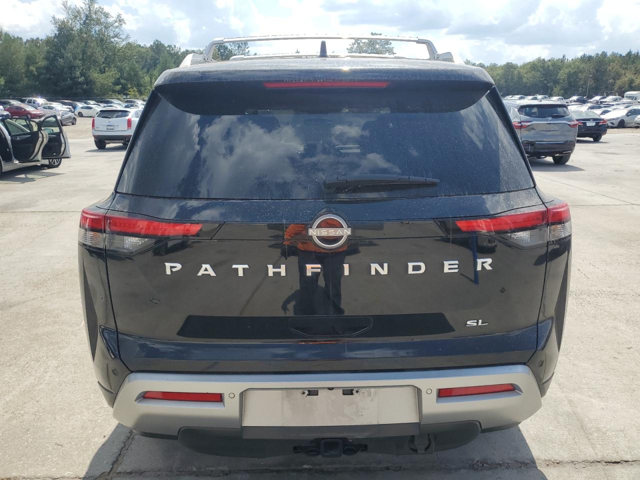 NISSAN PATHFINDER SL