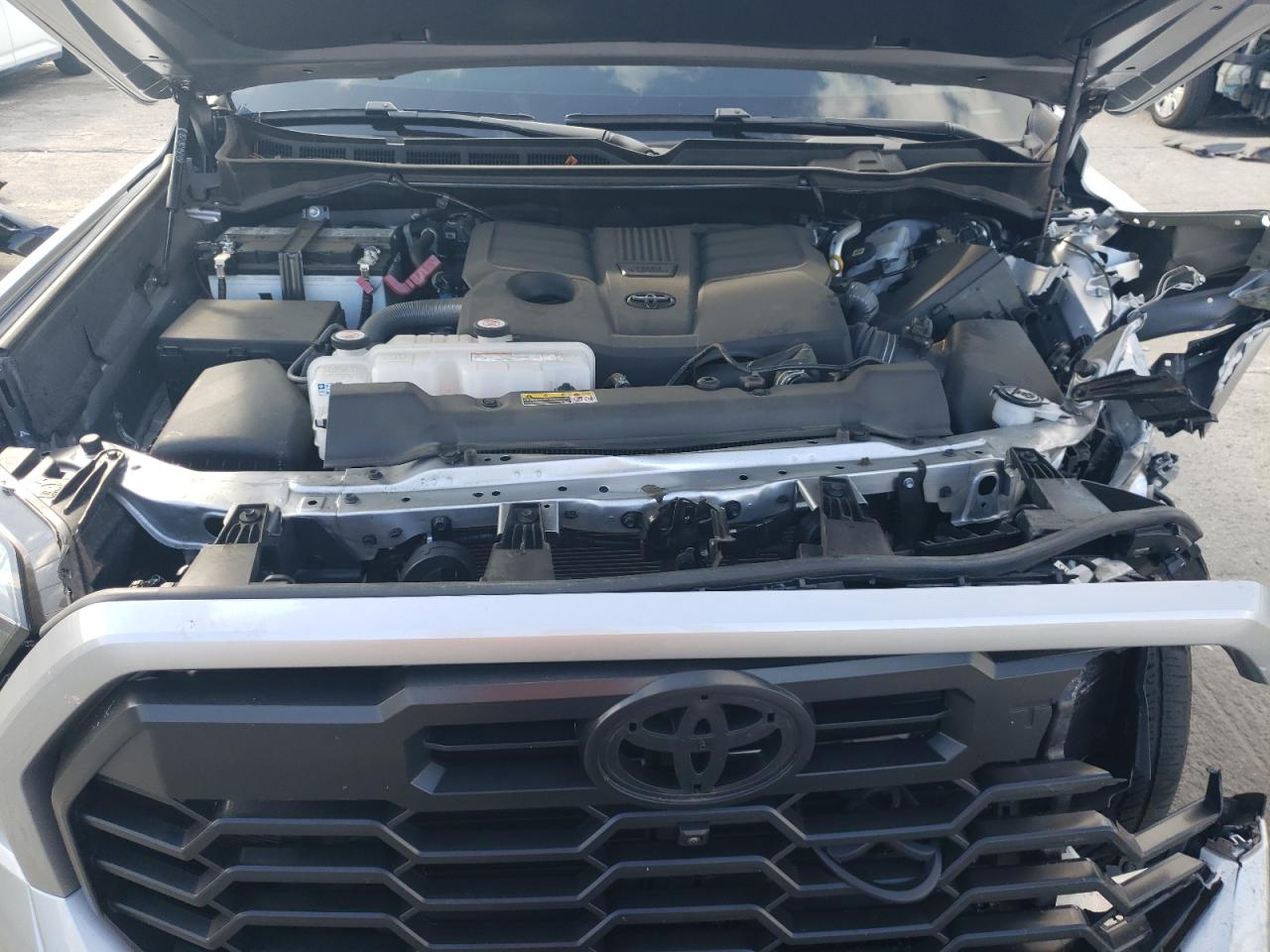 TOYOTA TUNDRA CREWMAX LIMITED