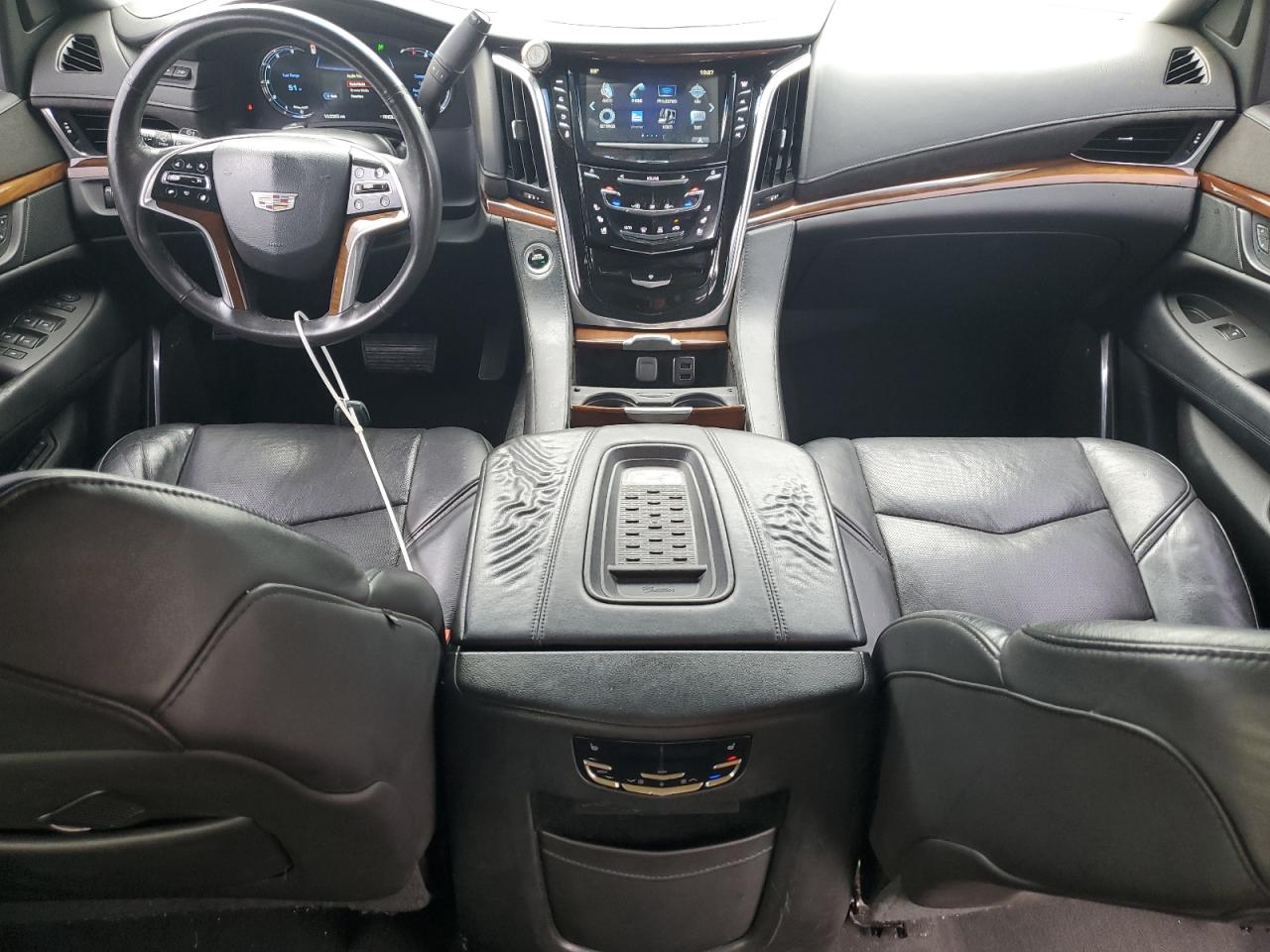 CADILLAC ESCALADE ESV LUXURY