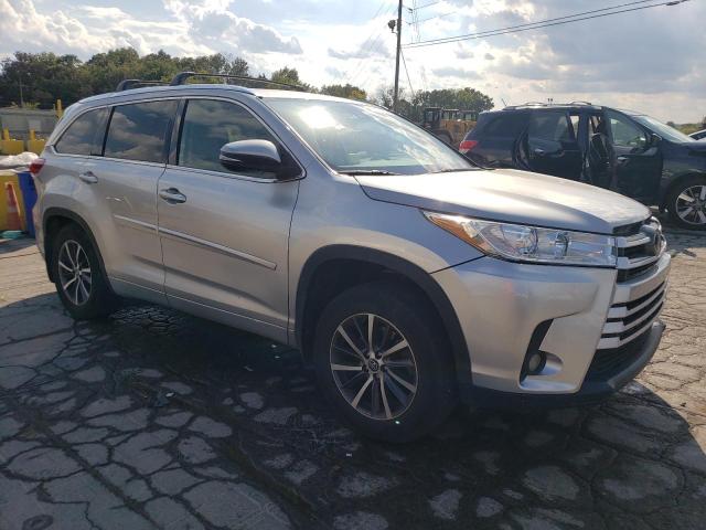 2018 TOYOTA HIGHLANDER SE 5TDKZRFH5JS528230
