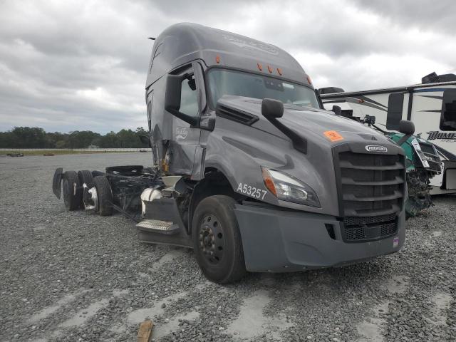 Global Auto Auctions: 2022 FREIGHTLINER CASCADIA 1