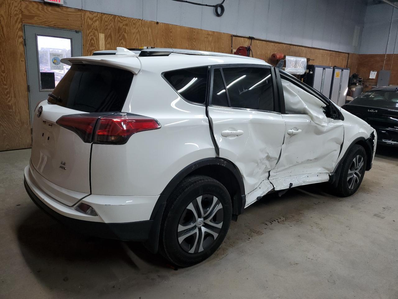 TOYOTA RAV4 LE