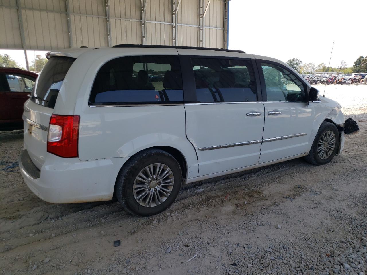 CHRYSLER TOWN & COUNTRY TOURING L
