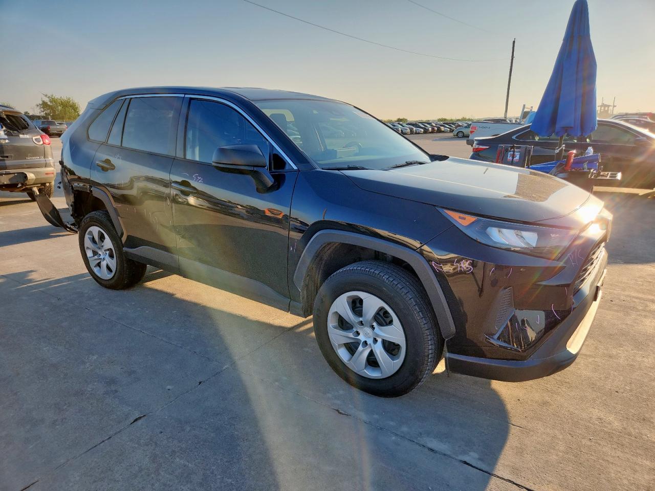 TOYOTA RAV4 LE