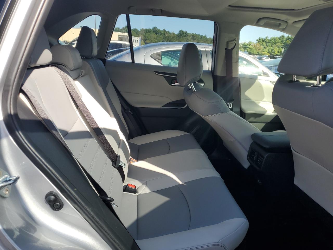 TOYOTA RAV4 XLE PREMIUM