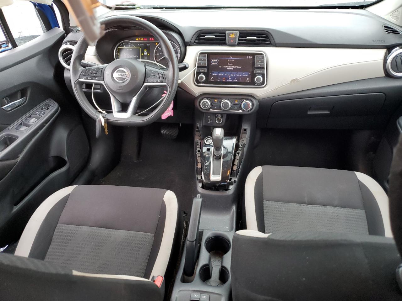 NISSAN VERSA SV