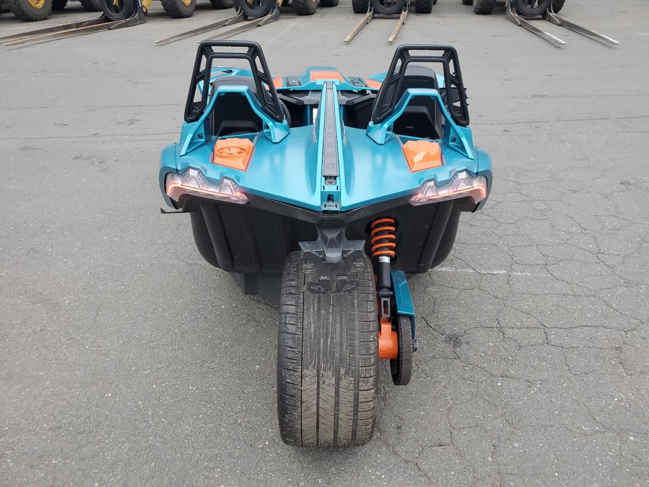 Lot #3286502210 2023 POLARIS SLINGSHOT