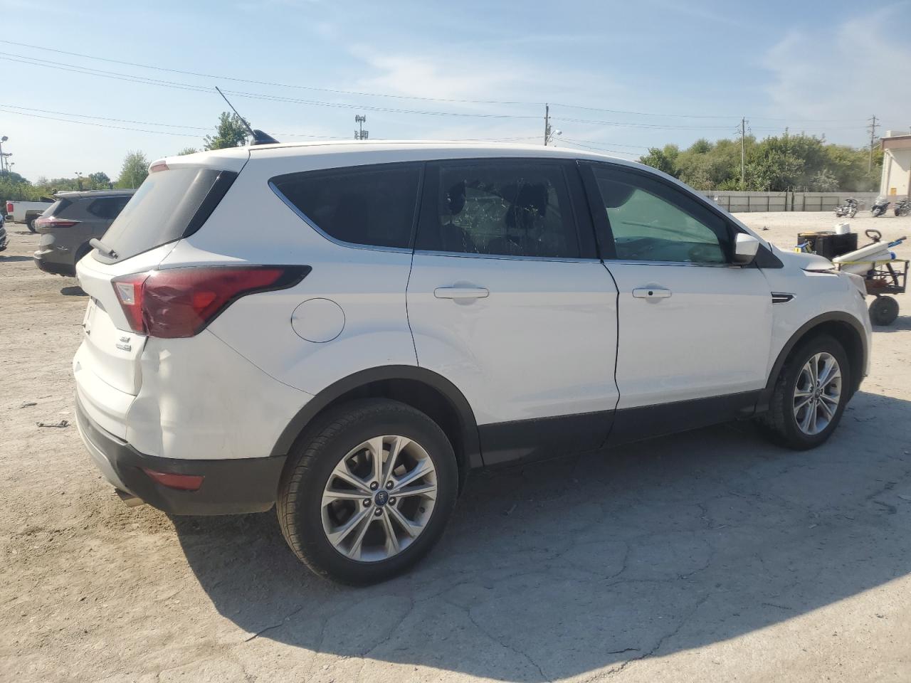 FORD ESCAPE SE