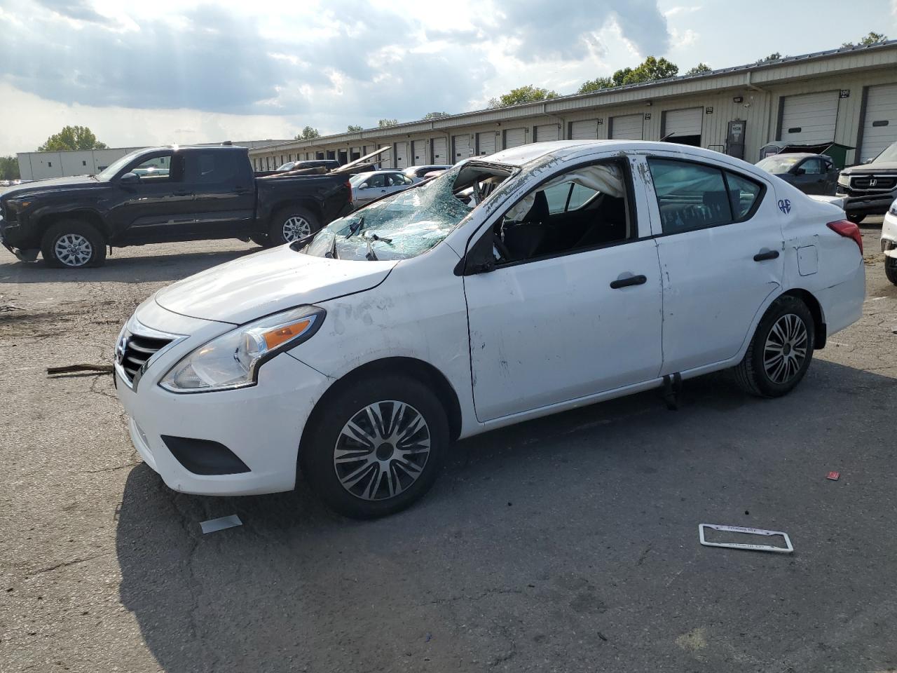 NISSAN VERSA S
