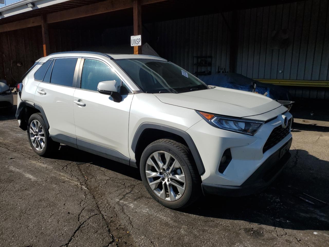 TOYOTA RAV4 XLE PREMIUM