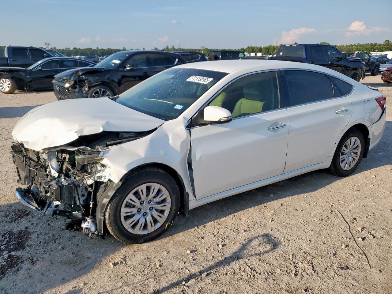 TOYOTA AVALON XLE
