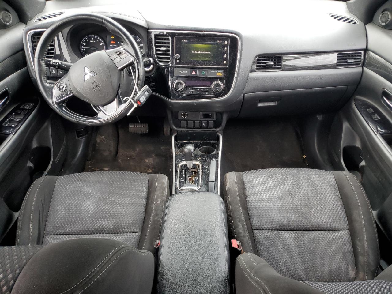 MITSUBISHI OUTLANDER SE