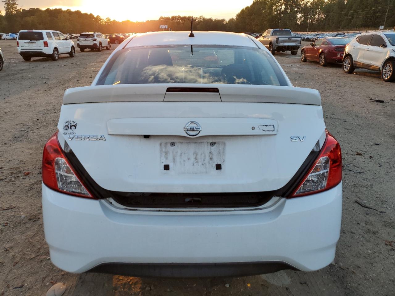 NISSAN VERSA S