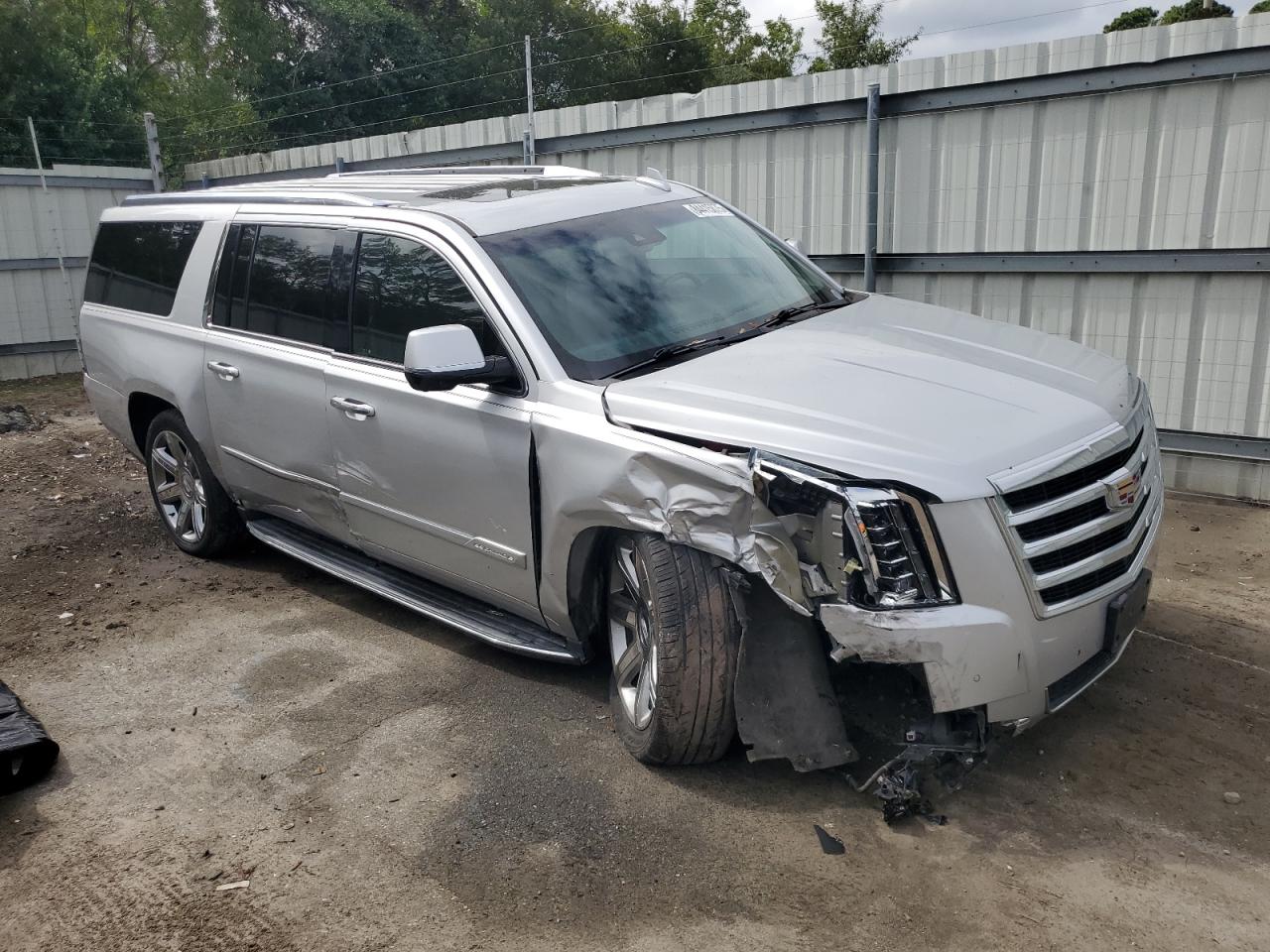 CADILLAC ESCALADE ESV LUXURY