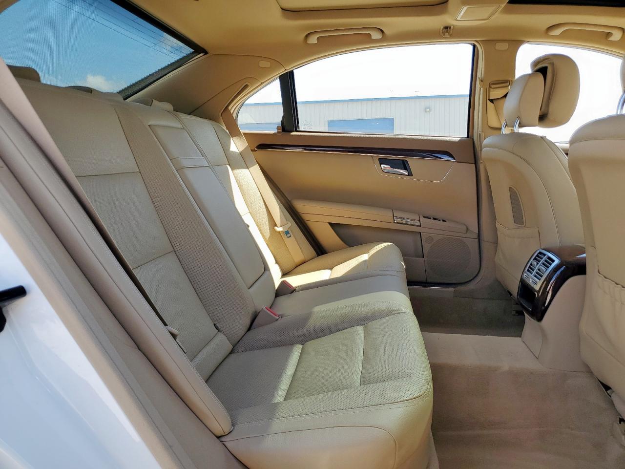 MERCEDES-BENZ S-CLASS 550