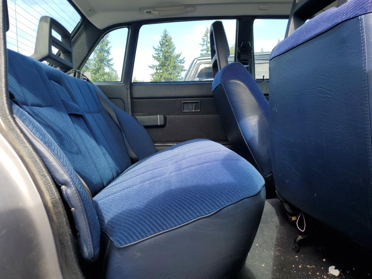 Lot #3308233211 1991 VOLVO 240