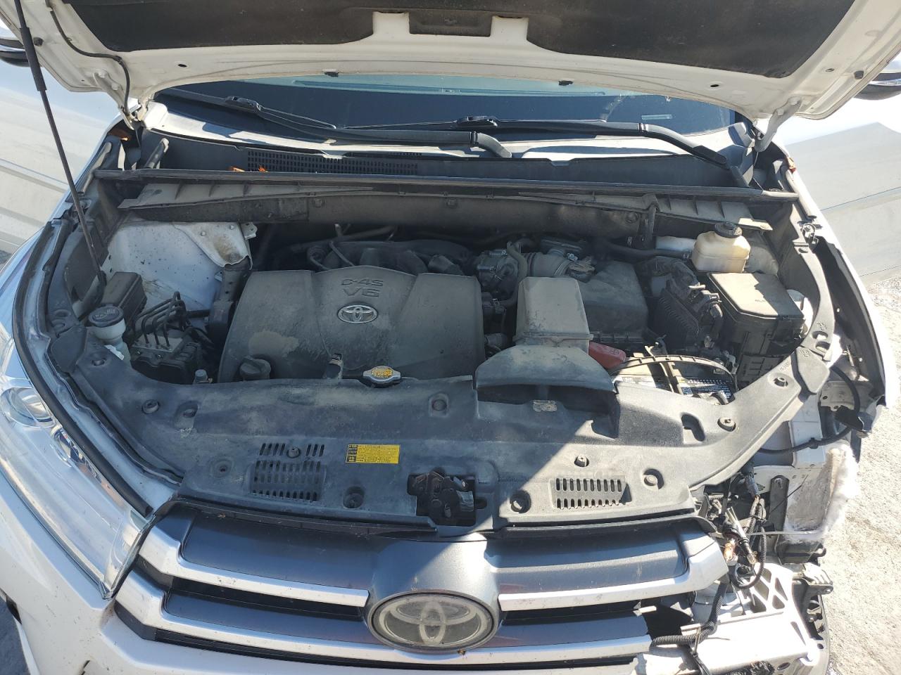 TOYOTA HIGHLANDER SE