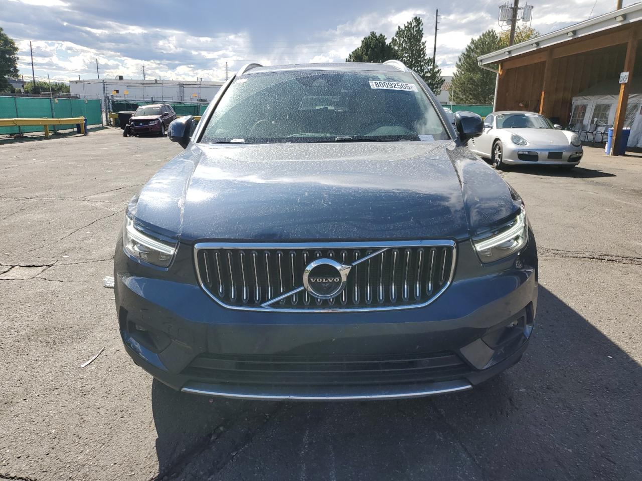 Lot #3317774074 2022 VOLVO XC40 T4 IN