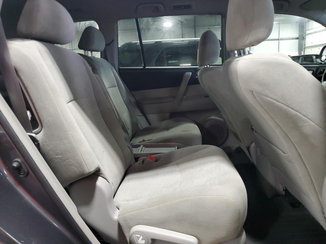 TOYOTA HIGHLANDER BASE