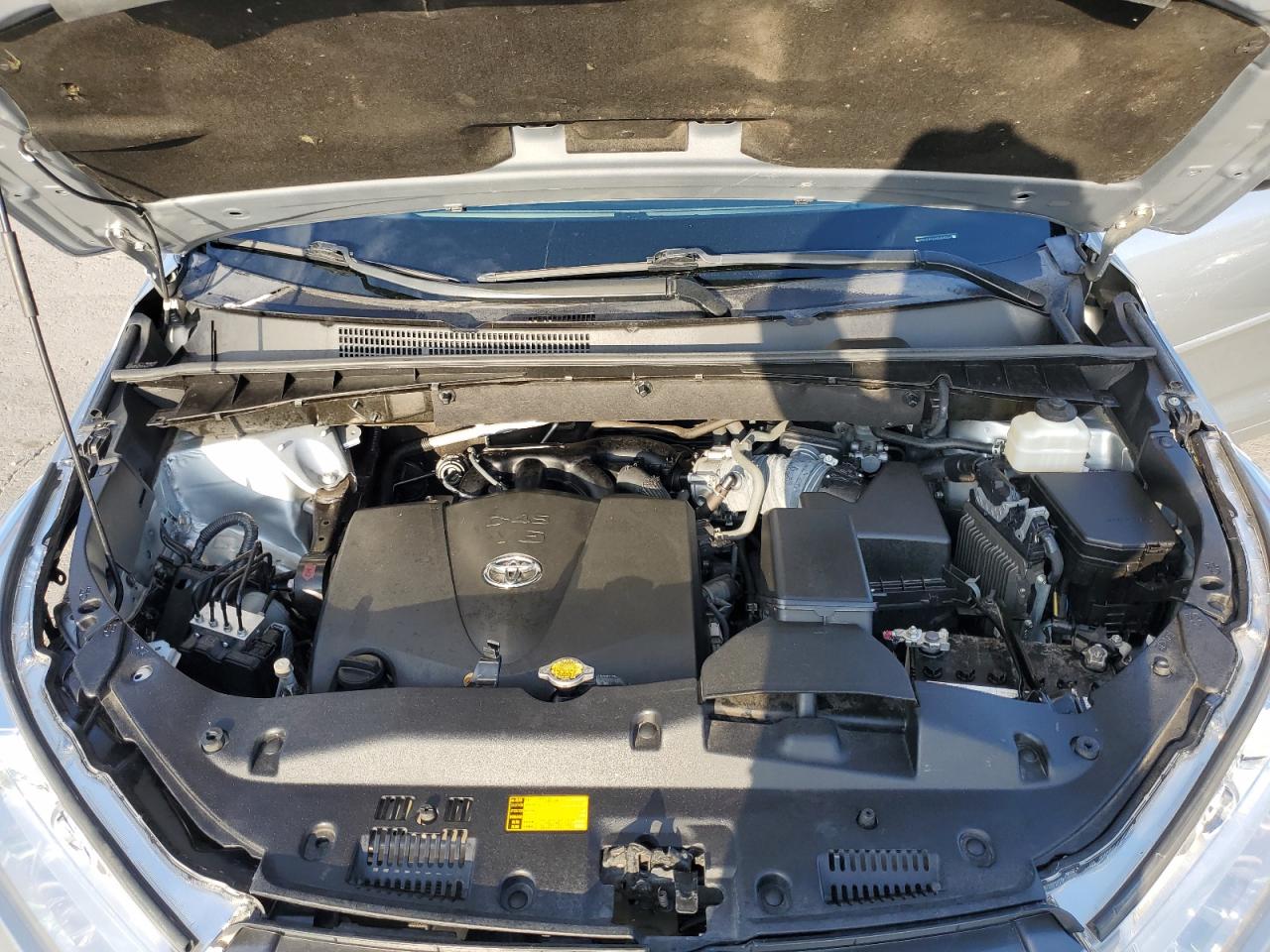 TOYOTA HIGHLANDER SE