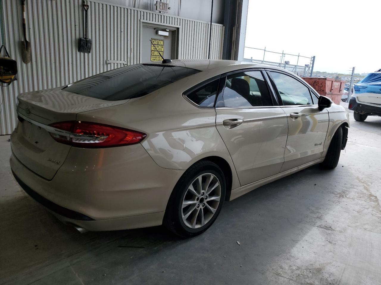 Lot #3302713006 2017 FORD FUSION S H