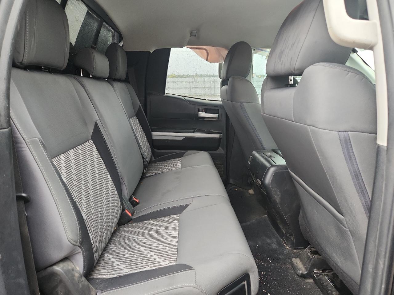 TOYOTA TUNDRA DOUBLE CAB SR