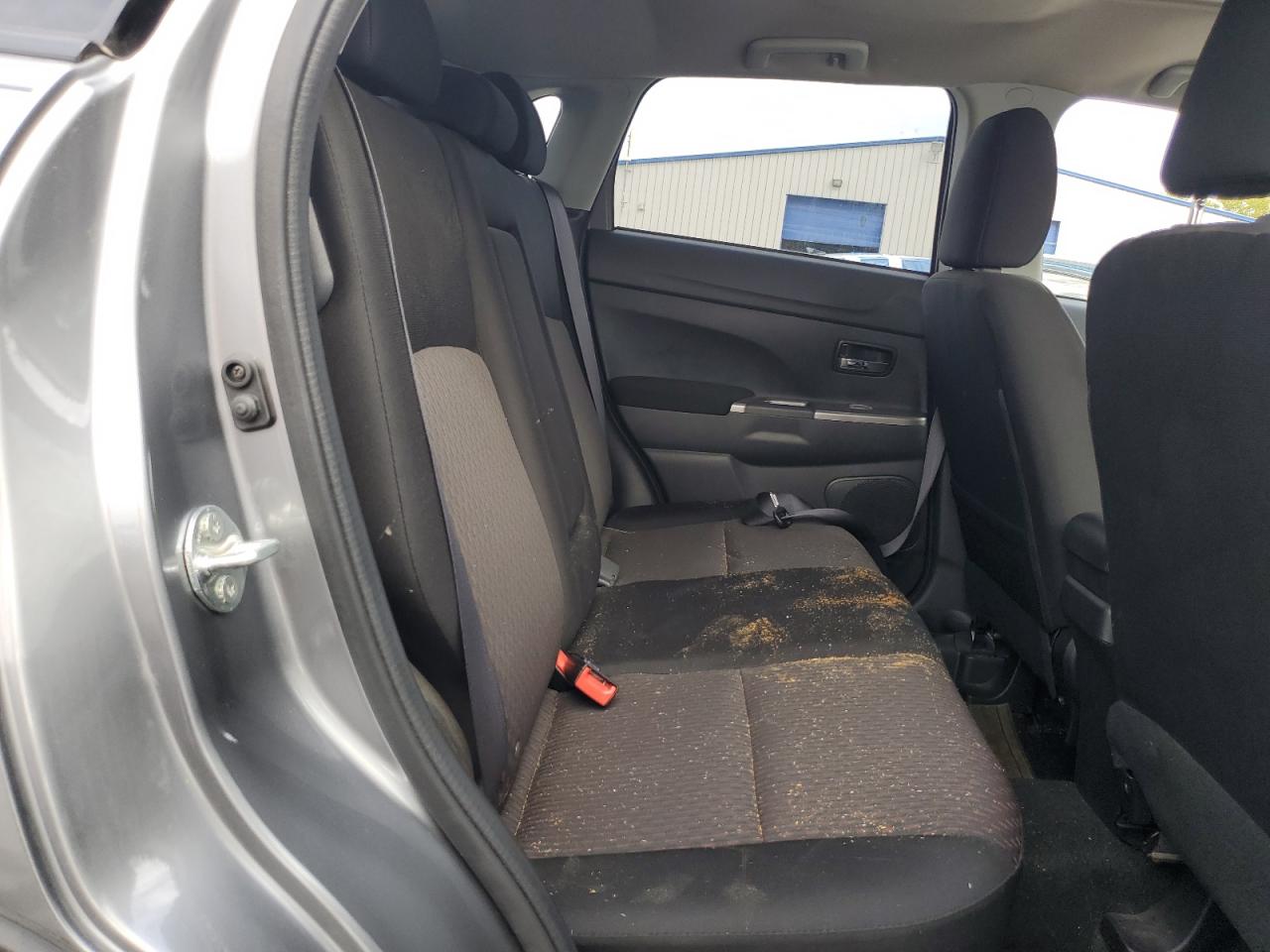 MITSUBISHI OUTLANDER ES