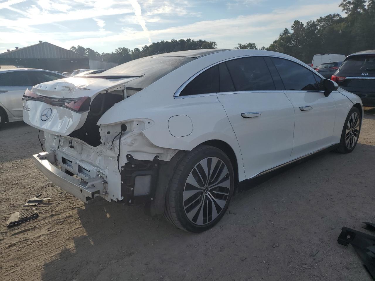 MERCEDES-BENZ EQE 350+