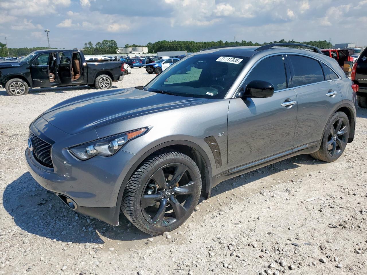 INFINITI QX70
