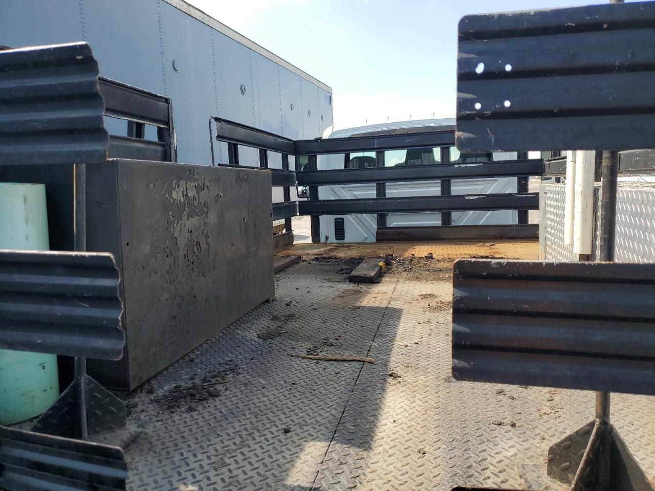 Lot #3305273335 2011 INTERNATIONAL 4000 4300