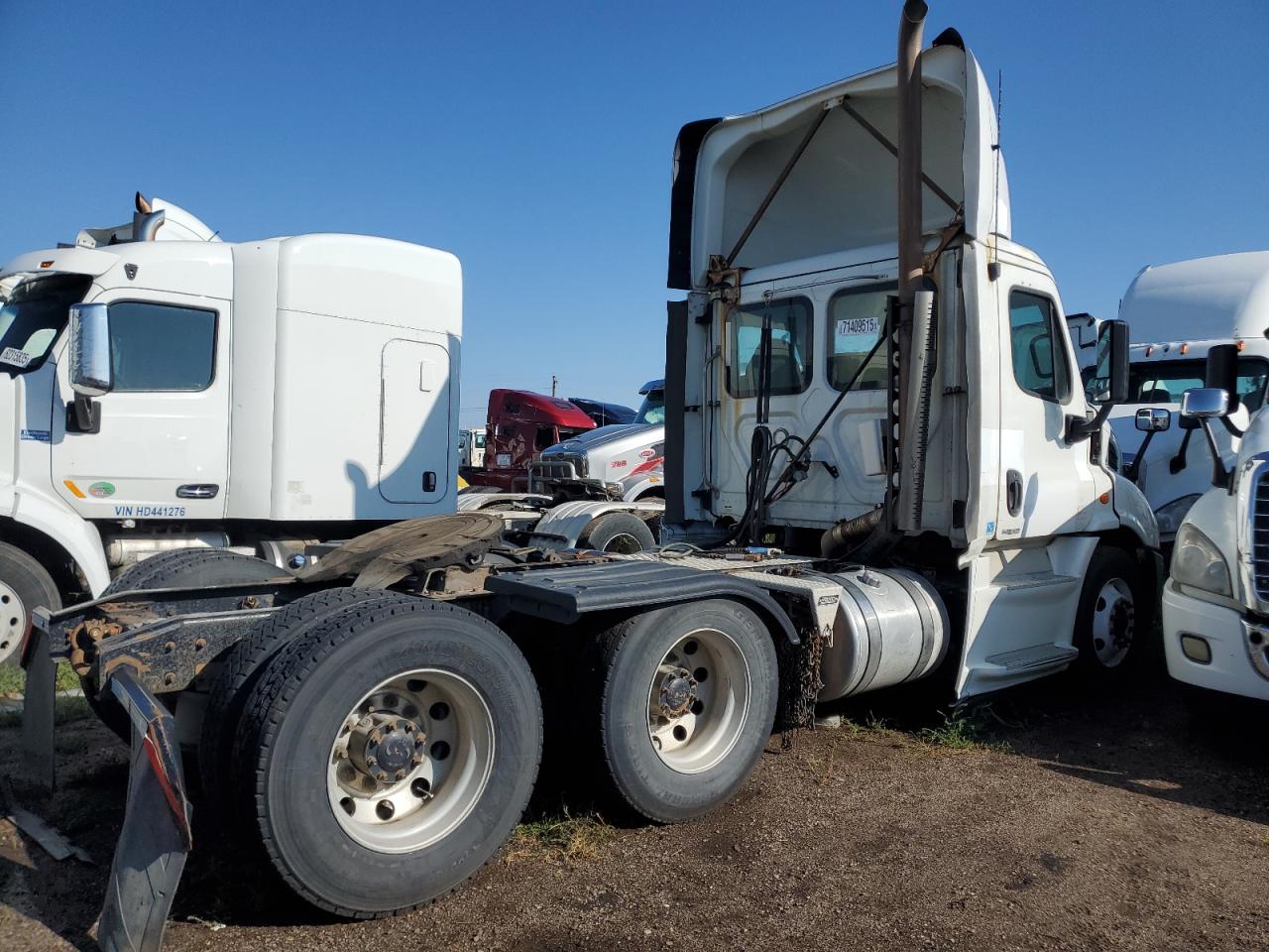 Lot #3246951221 2016 FREIGHTLINER CASCADIA 1