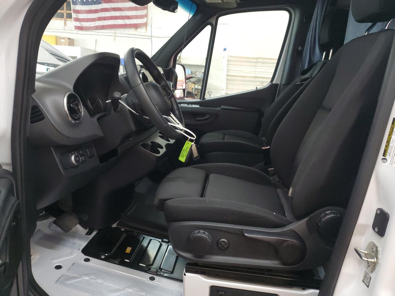 MERCEDES-BENZ SPRINTER 2500