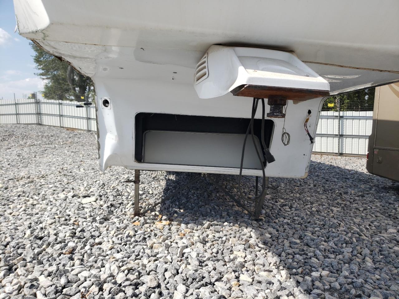 Lot #3265260999 2011 ELK 37ULTA