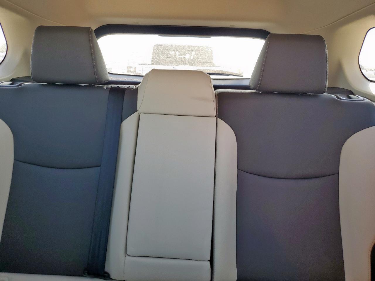 TOYOTA COROLLA CROSS XLE