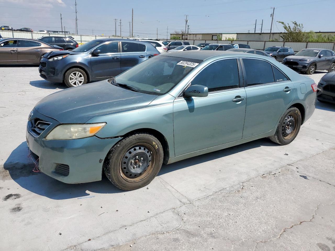 TOYOTA CAMRY BASE