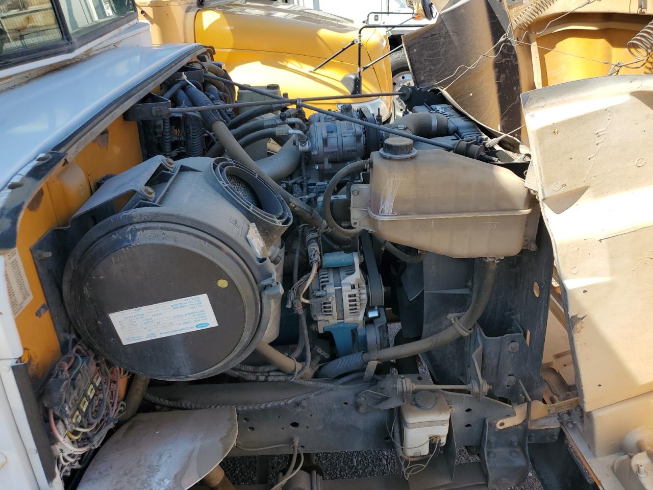 Lot #3301908449 2001 INTERNATIONAL 3000 3800