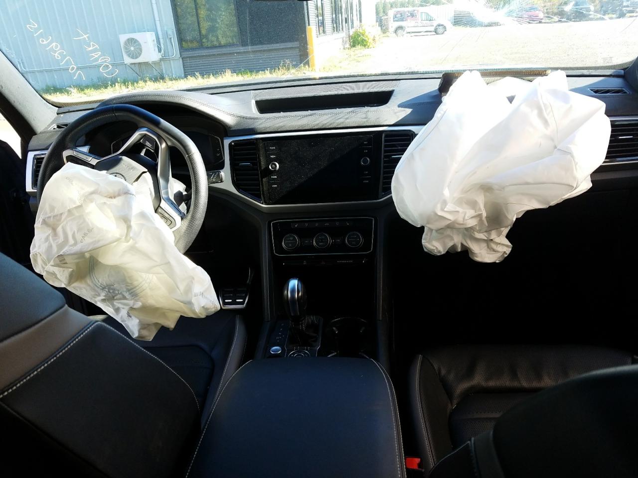 VOLKSWAGEN ATLAS CROSS SPORT SEL PREMIUM R-LINE