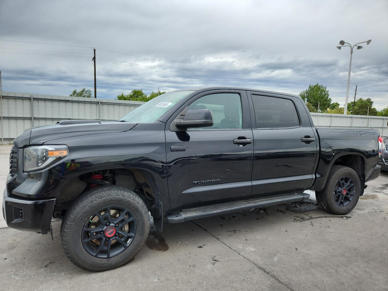 TOYOTA TUNDRA CREWMAX SR5