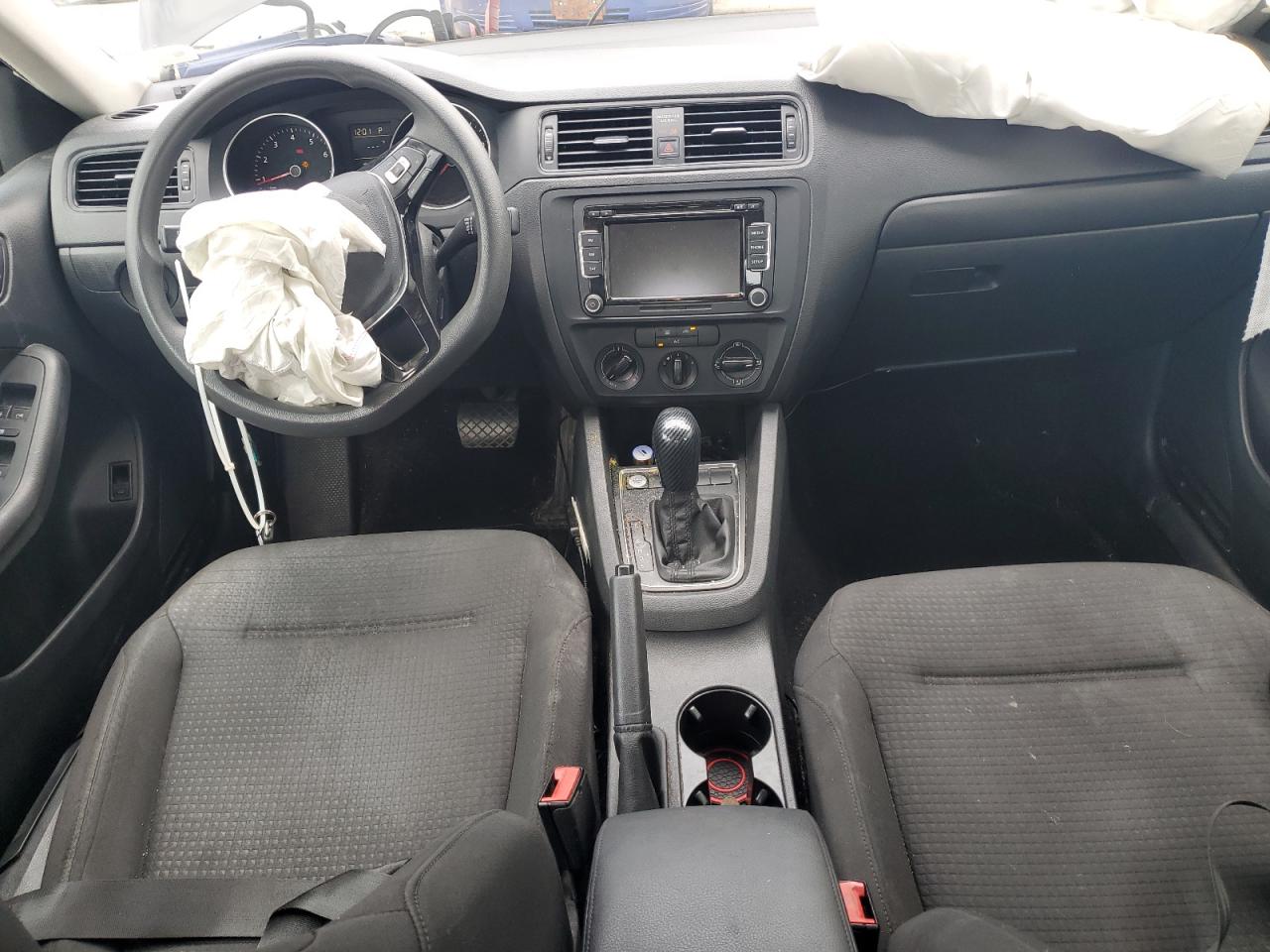 VOLKSWAGEN JETTA BASE