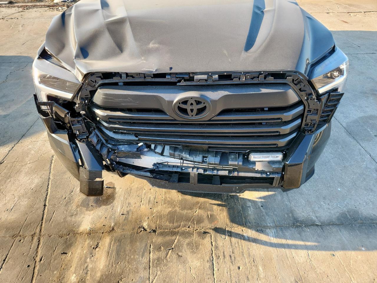 TOYOTA TUNDRA CREWMAX SR