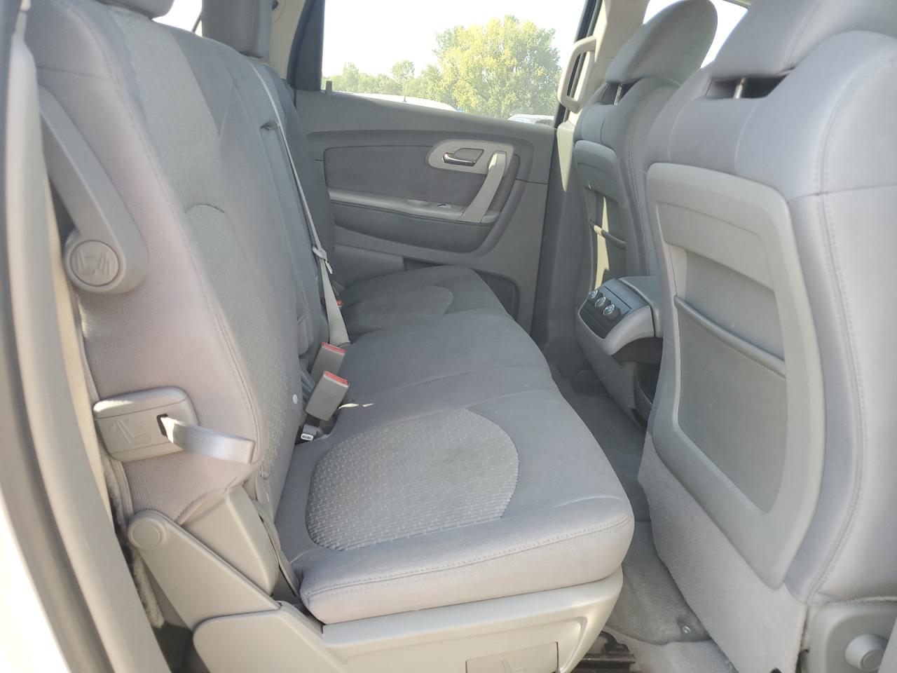 CHEVROLET TRAVERSE LS