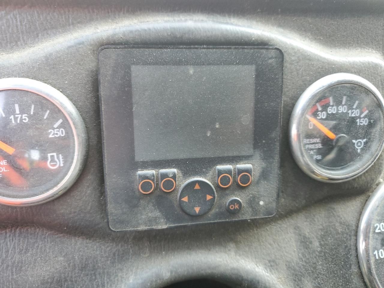 Lot #3287715005 2016 AUTOCAR LLC XPEDITOR