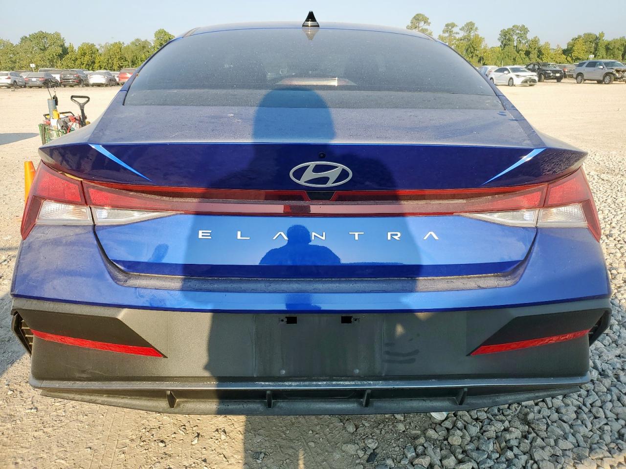 HYUNDAI ELANTRA SE