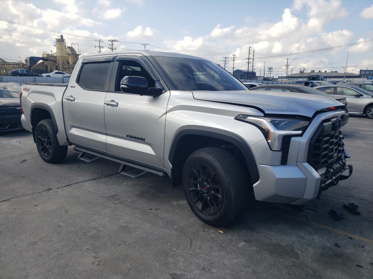 TOYOTA TUNDRA CREWMAX LIMITED