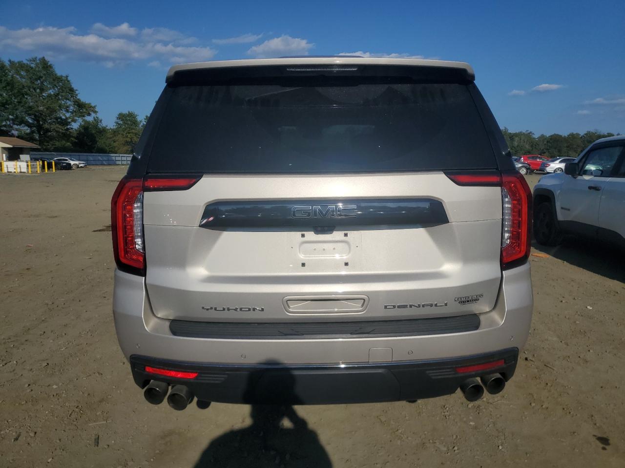 GMC YUKON DENALI ULTIMATE