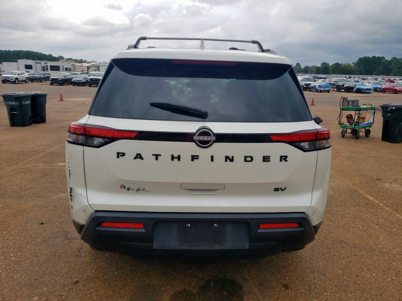 NISSAN PATHFINDER SV