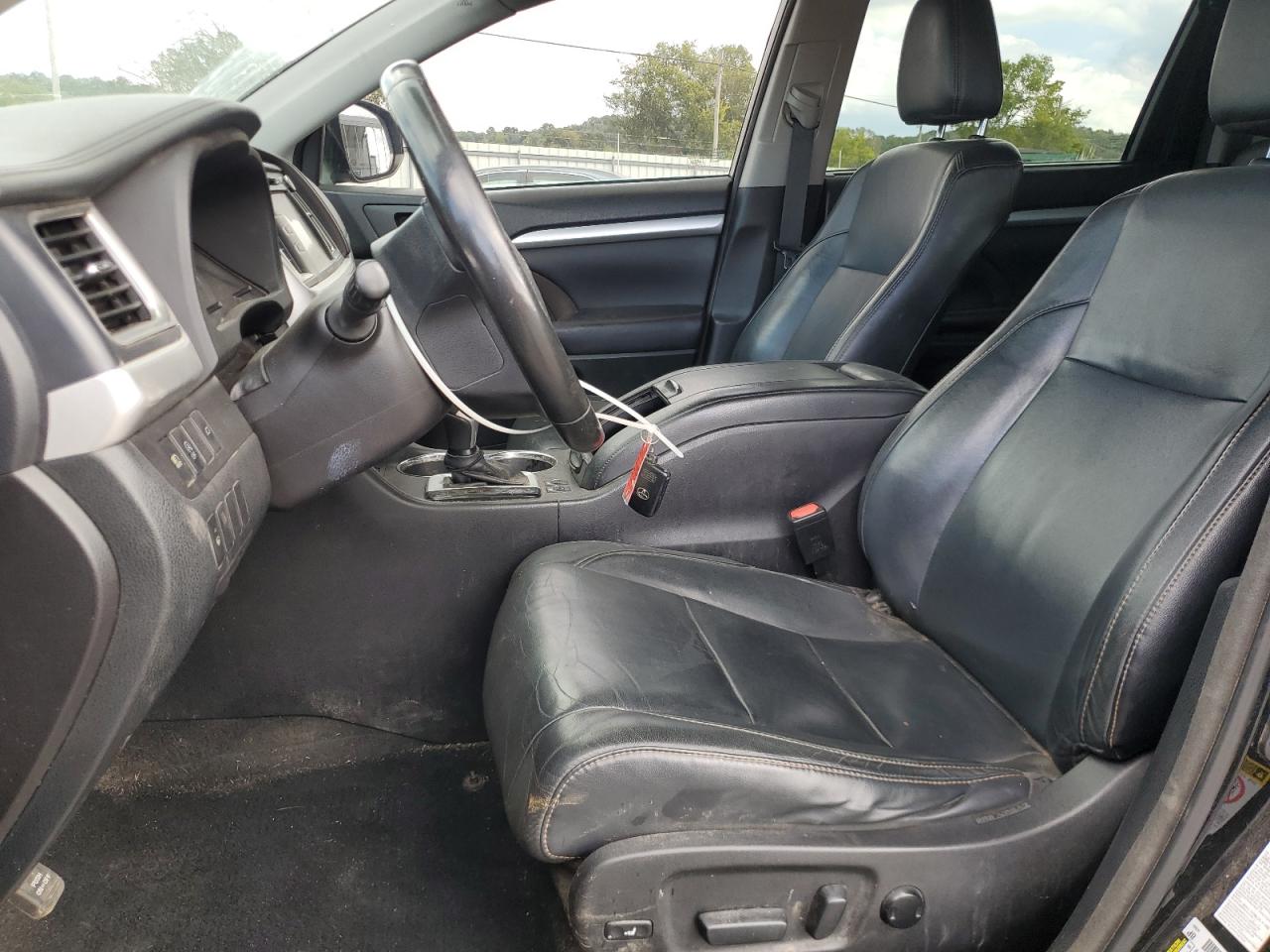 TOYOTA HIGHLANDER SE