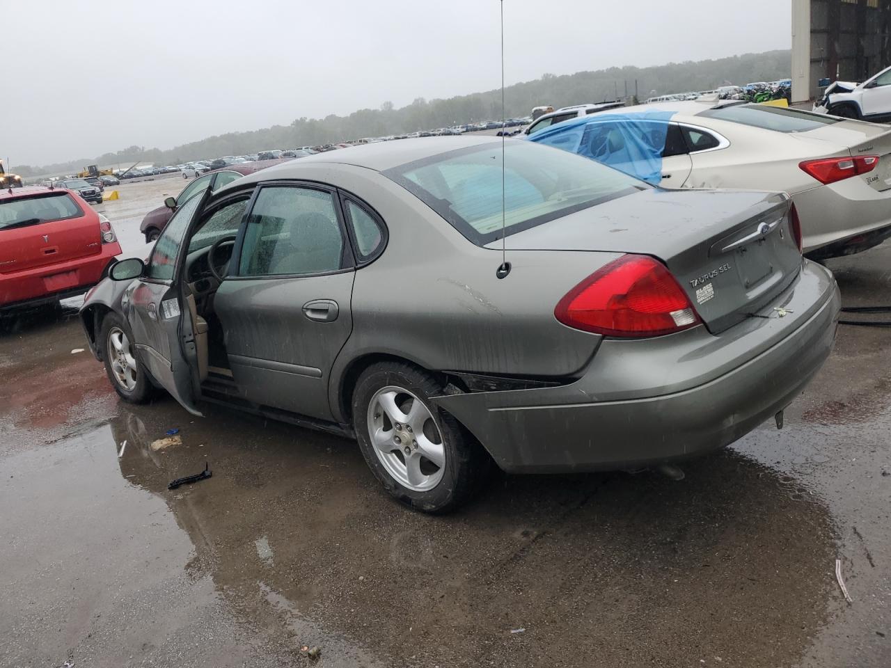 Lot #3298313134 2002 FORD TAURUS SE