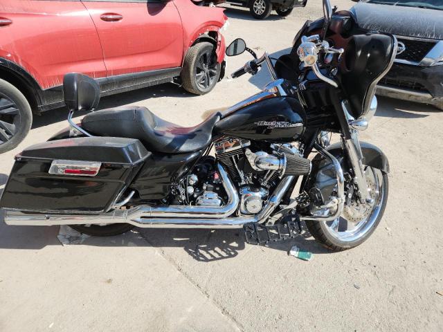 2011 HARLEY-DAVIDSON FLHX - 1HD1KBM14BB671402